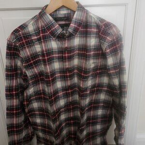 Banana Republic Ultra-Soft Flannel Untucked Slim Fit Shirt – Large